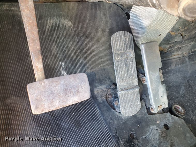 image for item DD0289 1992 Mack RD  winch truck