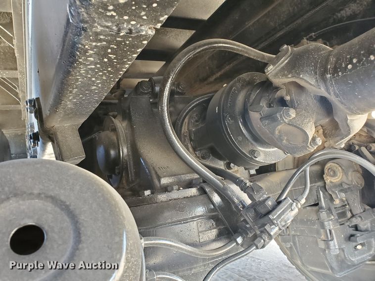 image for item DD0289 1992 Mack RD  winch truck