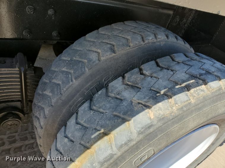 image for item DD0289 1992 Mack RD  winch truck