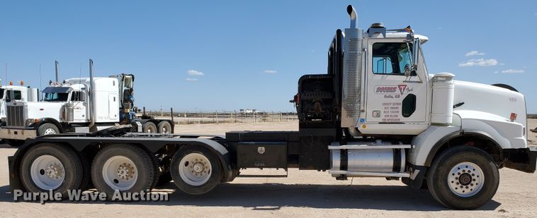 image for item DD0290 2006 Western Star 4900  semi truck