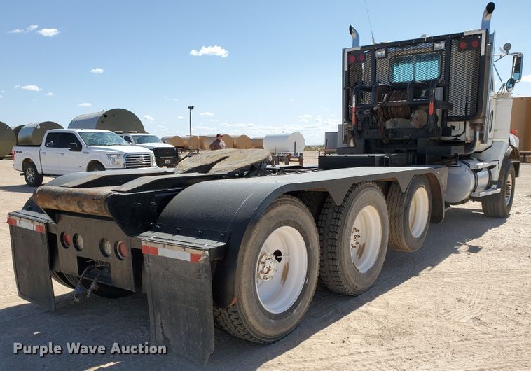 image for item DD0290 2006 Western Star 4900  semi truck