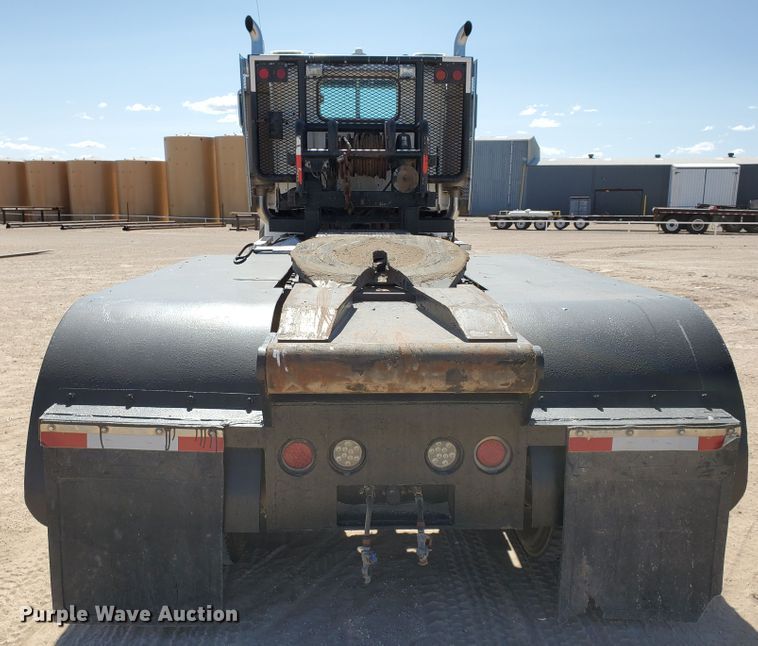 image for item DD0290 2006 Western Star 4900  semi truck