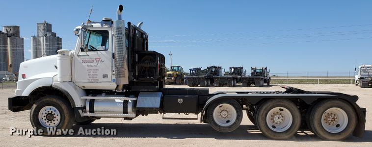 image for item DD0290 2006 Western Star 4900  semi truck