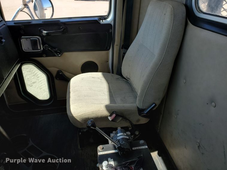 image for item DD0290 2006 Western Star 4900  semi truck