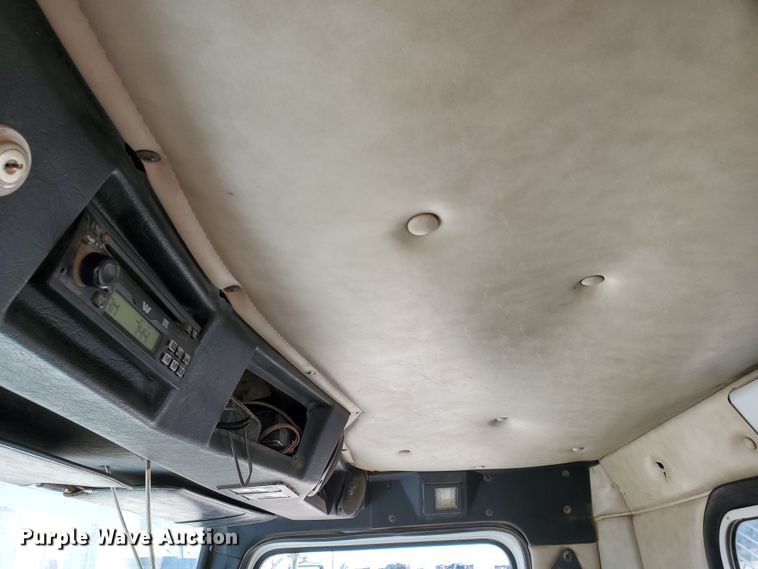 image for item DD0290 2006 Western Star 4900  semi truck