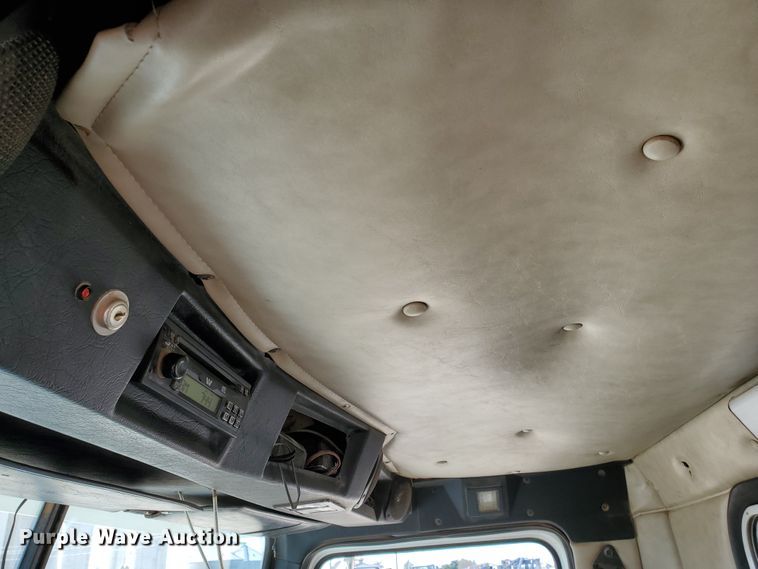 image for item DD0290 2006 Western Star 4900  semi truck