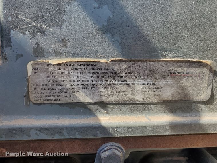 image for item DD0290 2006 Western Star 4900  semi truck