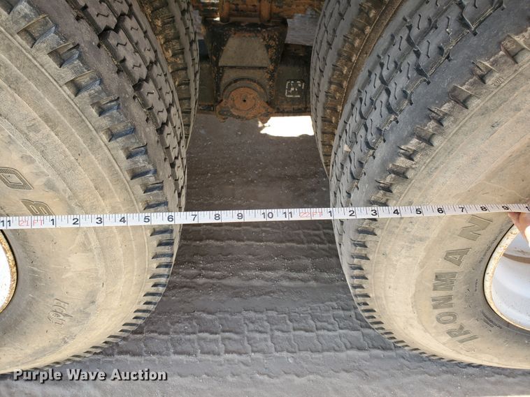 image for item DD0290 2006 Western Star 4900  semi truck