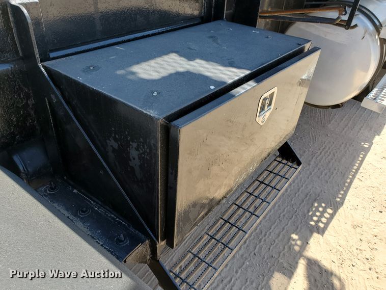 image for item DD0290 2006 Western Star 4900  semi truck