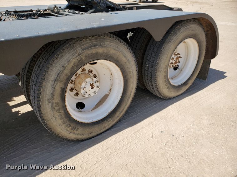 image for item DD0290 2006 Western Star 4900  semi truck