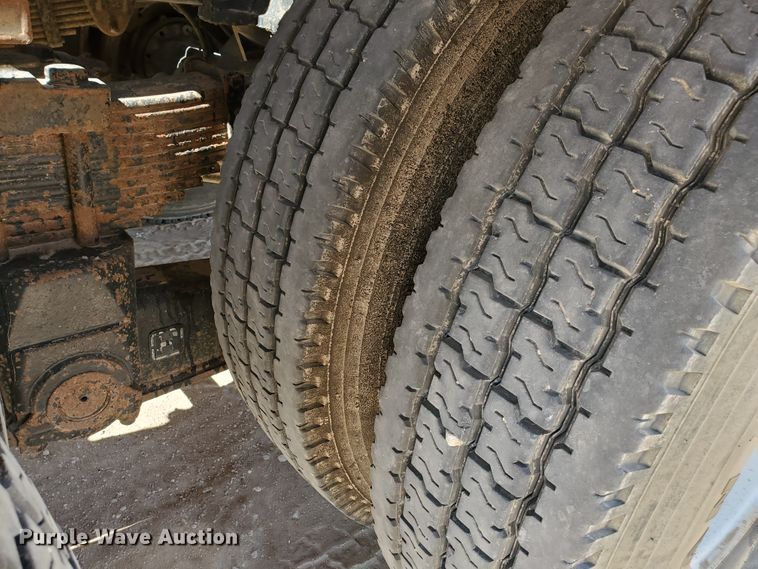 image for item DD0290 2006 Western Star 4900  semi truck