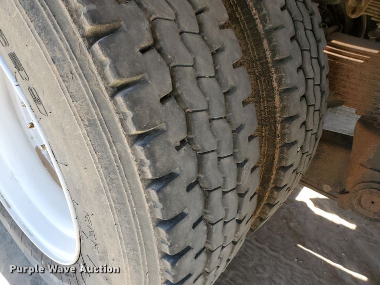 image for item DD0290 2006 Western Star 4900  semi truck