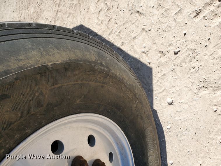 image for item DD0290 2006 Western Star 4900  semi truck