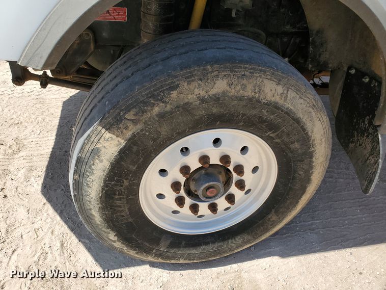 image for item DD0290 2006 Western Star 4900  semi truck