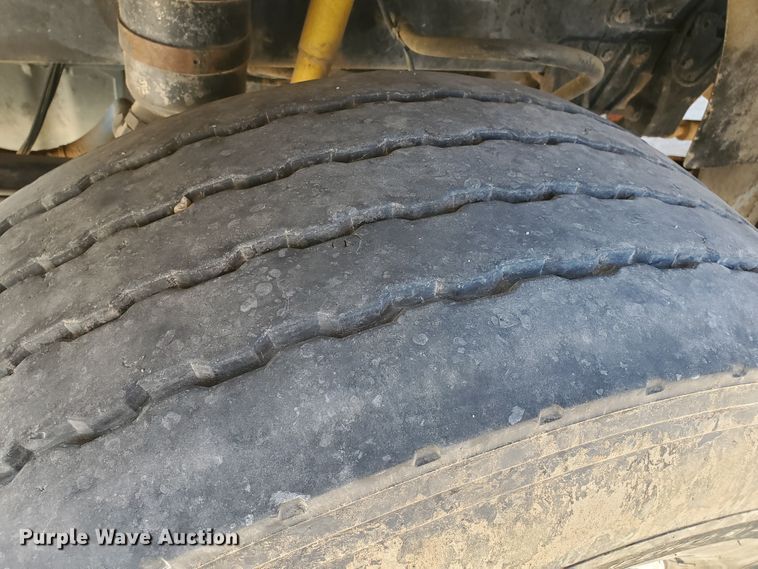 image for item DD0290 2006 Western Star 4900  semi truck