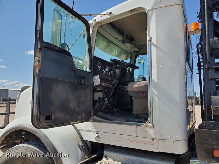 image for item DD0291 2001 Kenworth T800B  winch truck