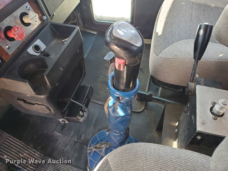 image for item DD0291 2001 Kenworth T800B  winch truck