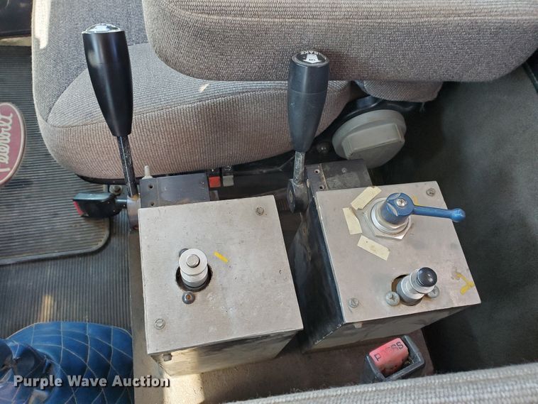 image for item DD0291 2001 Kenworth T800B  winch truck