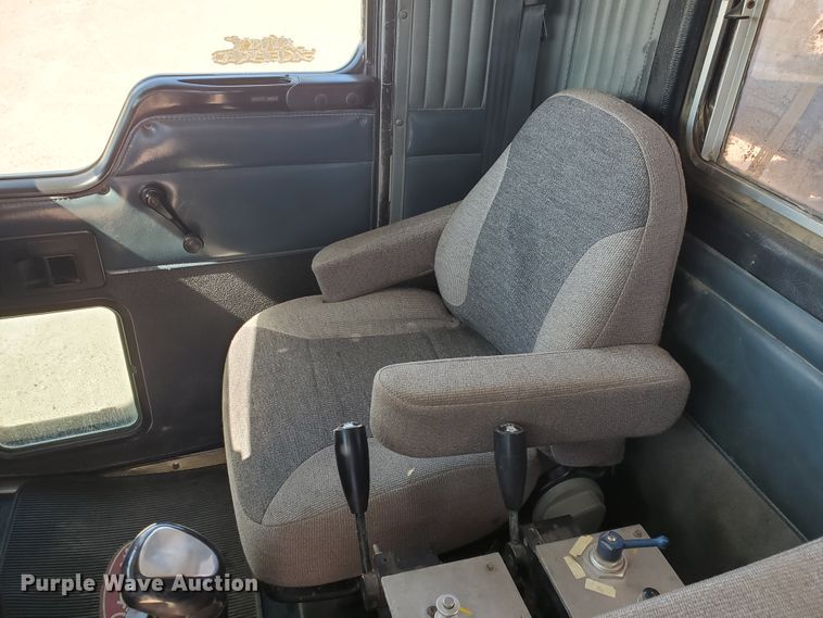 image for item DD0291 2001 Kenworth T800B  winch truck