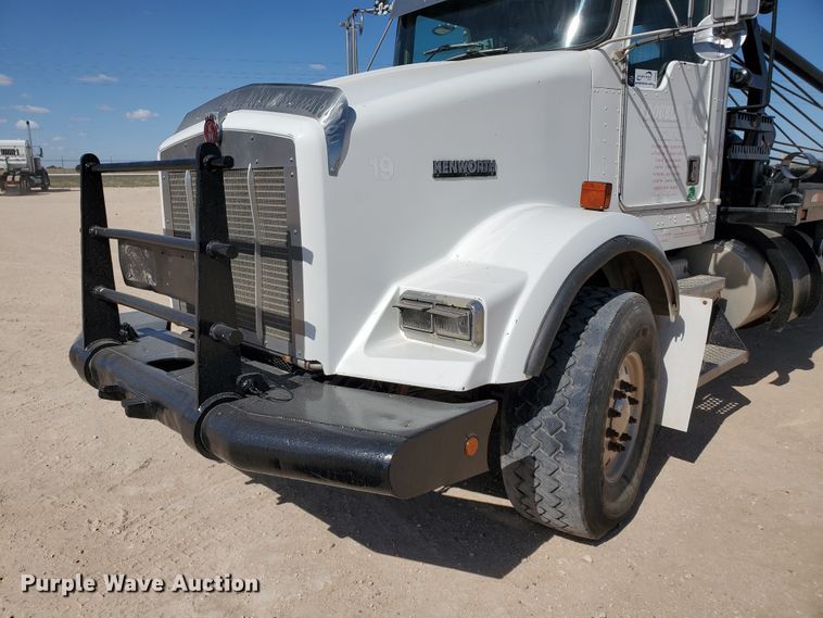 image for item DD0291 2001 Kenworth T800B  winch truck