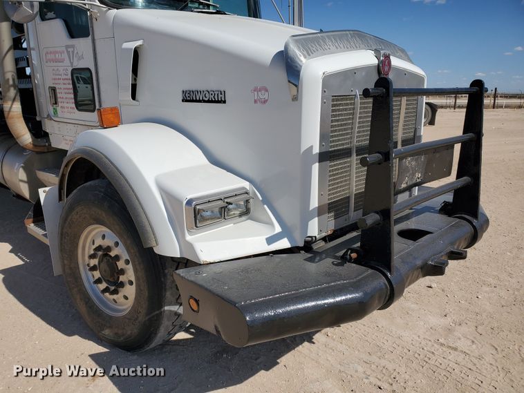 image for item DD0291 2001 Kenworth T800B  winch truck