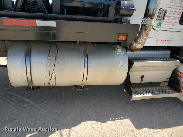 image for item DD0291 2001 Kenworth T800B  winch truck