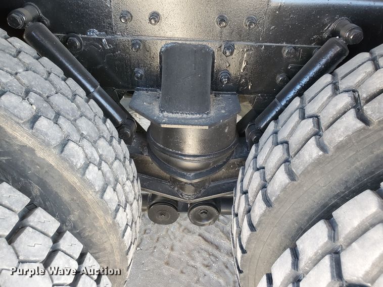 image for item DD0291 2001 Kenworth T800B  winch truck