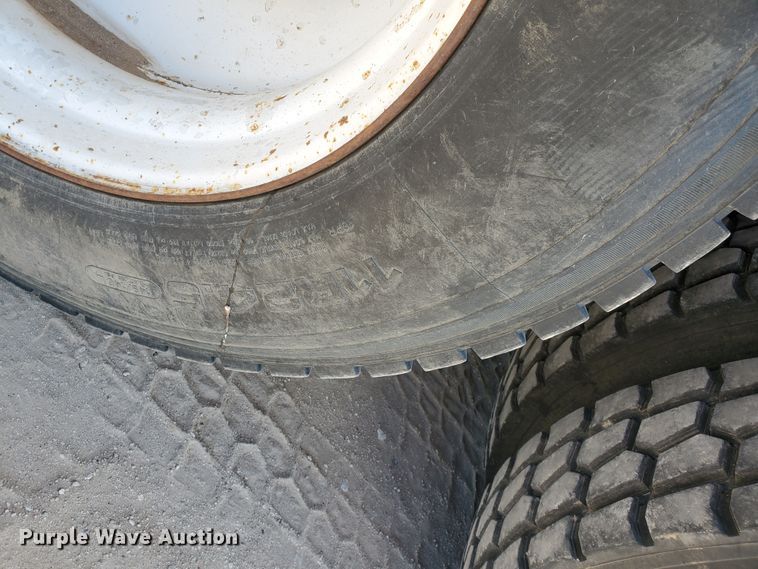 image for item DD0291 2001 Kenworth T800B  winch truck