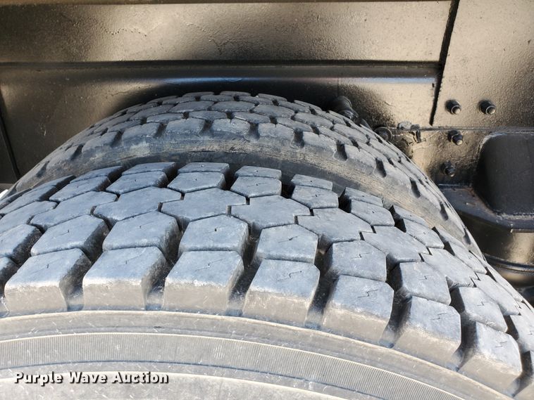 image for item DD0291 2001 Kenworth T800B  winch truck