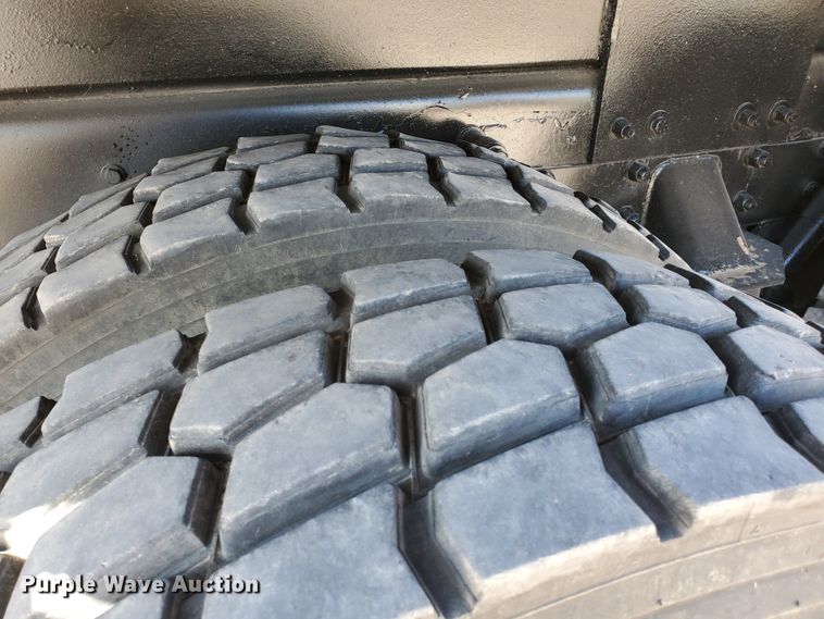 image for item DD0291 2001 Kenworth T800B  winch truck