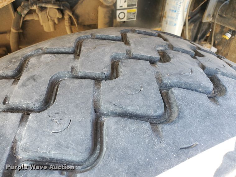 image for item DD0291 2001 Kenworth T800B  winch truck