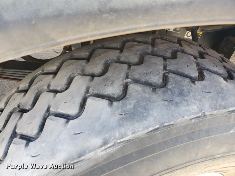 image for item DD0291 2001 Kenworth T800B  winch truck