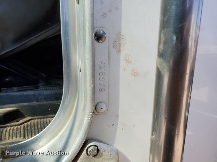 image for item DD0291 2001 Kenworth T800B  winch truck