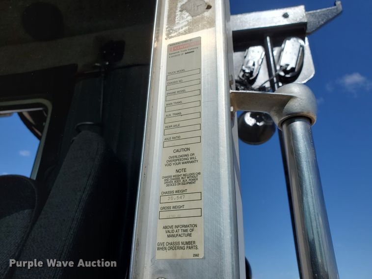 image for item DD0291 2001 Kenworth T800B  winch truck