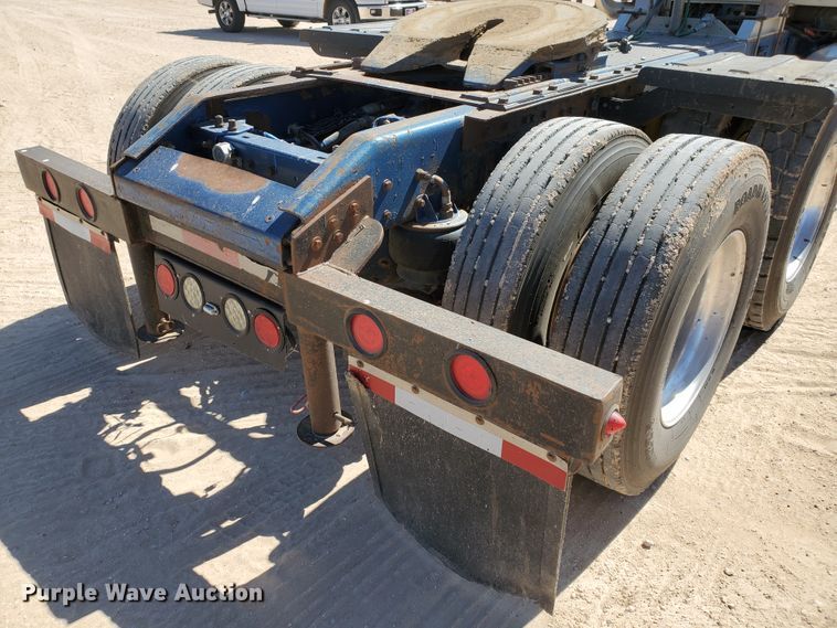 image for item DD0292 2007 Kenworth W900  semi truck