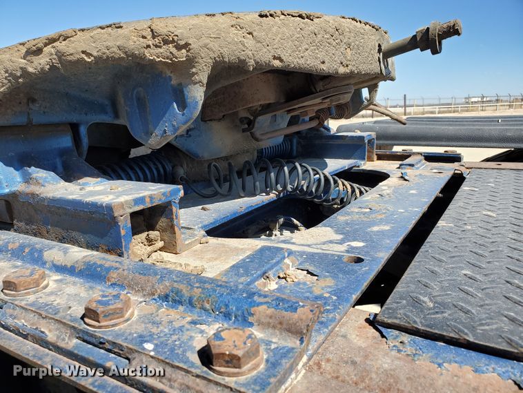 image for item DD0292 2007 Kenworth W900  semi truck