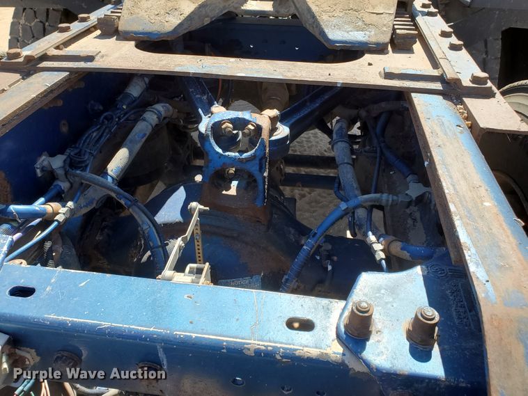 image for item DD0292 2007 Kenworth W900  semi truck