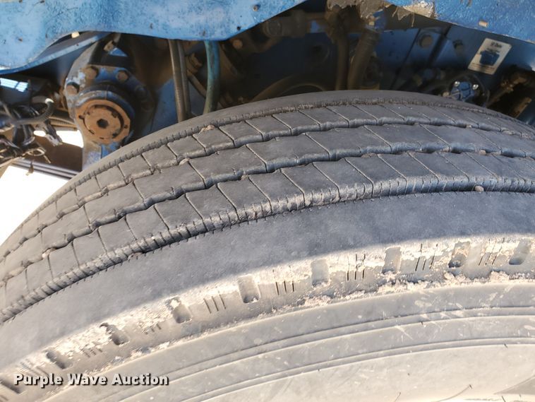 image for item DD0292 2007 Kenworth W900  semi truck