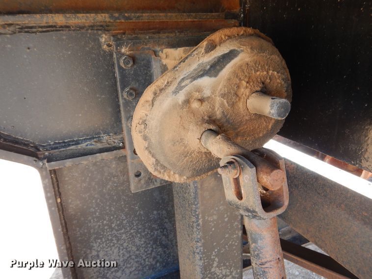 image for item EL9240 1979 Vulcan drop deck trailer