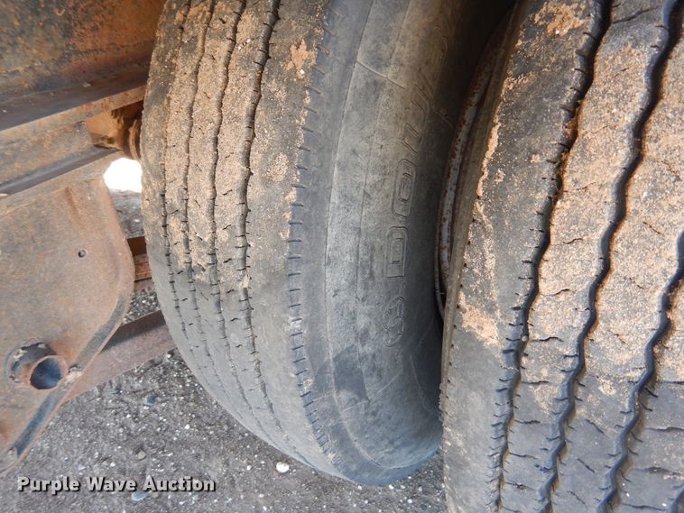 image for item EL9240 1979 Vulcan drop deck trailer