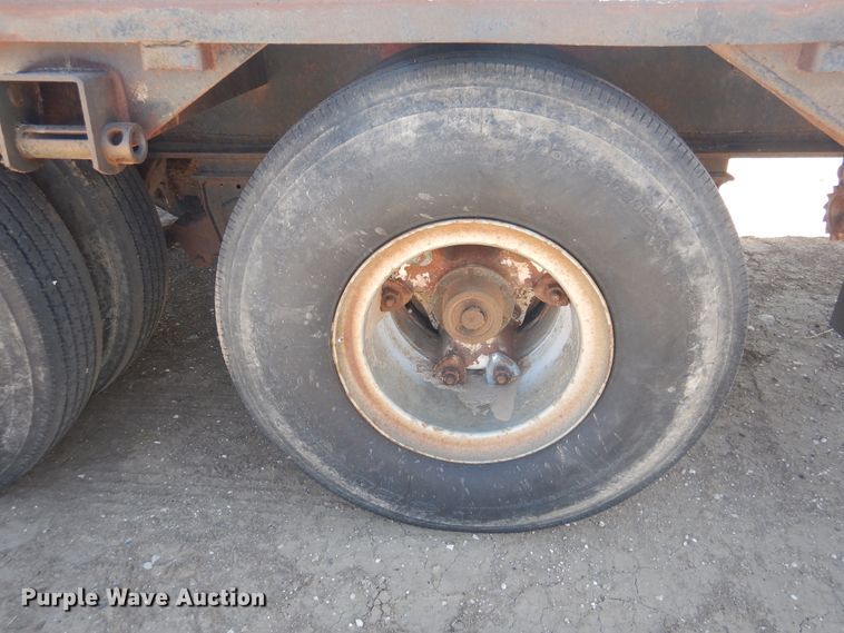 image for item EL9240 1979 Vulcan drop deck trailer