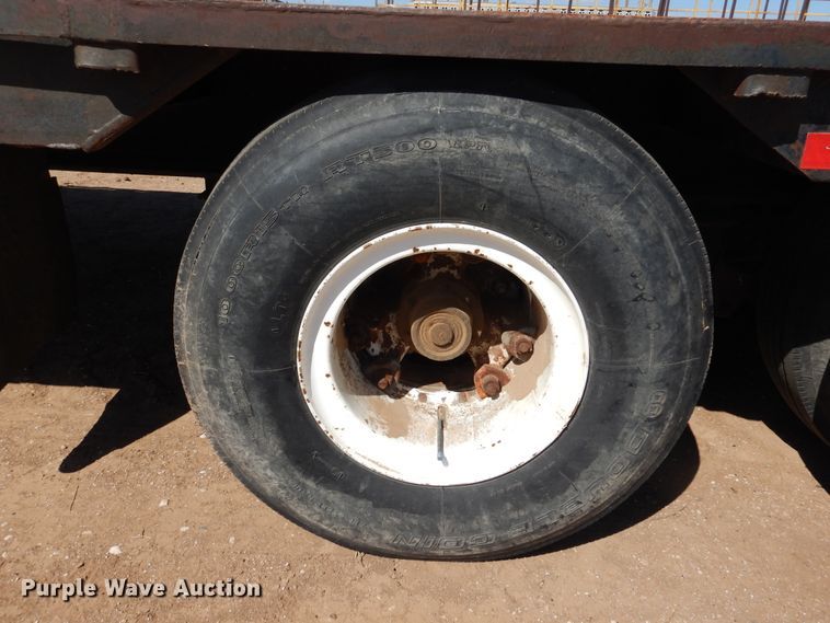 image for item EL9240 1979 Vulcan drop deck trailer