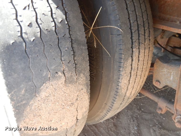 image for item EL9240 1979 Vulcan drop deck trailer