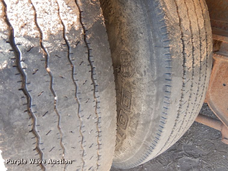 image for item EL9240 1979 Vulcan drop deck trailer