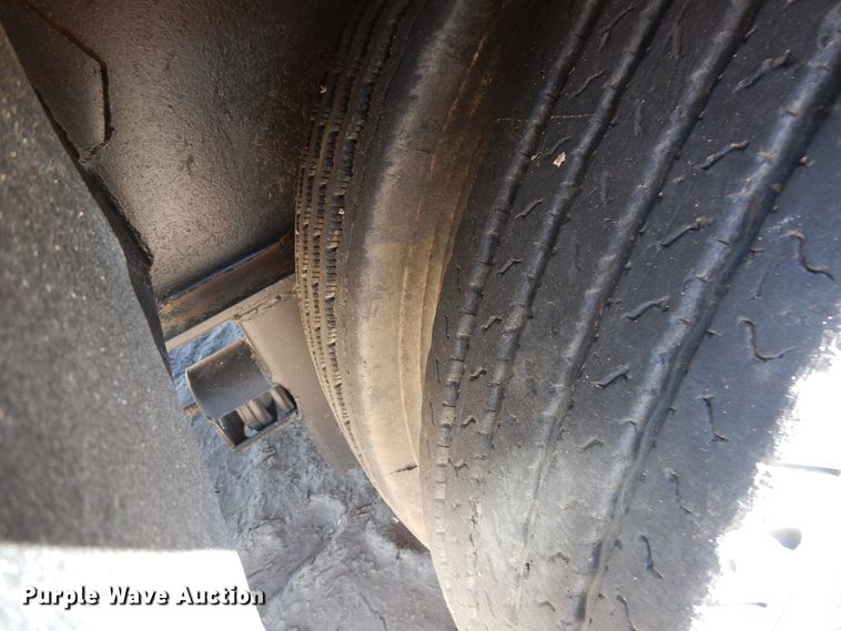 image for item GR9252 1981 Nuttall drop deck oilfield trailer