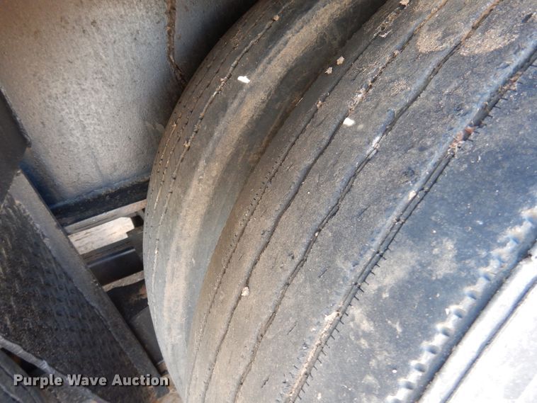 image for item GR9252 1981 Nuttall drop deck oilfield trailer