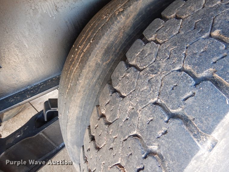 image for item GR9252 1981 Nuttall drop deck oilfield trailer