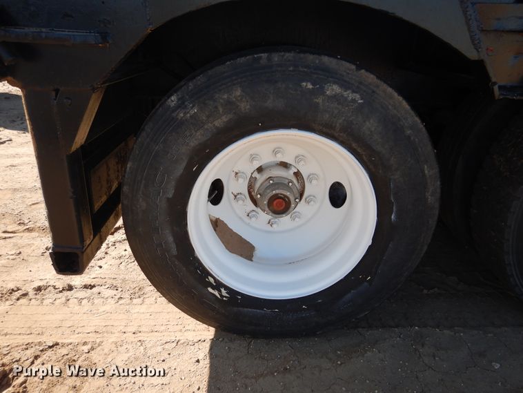 image for item GR9252 1981 Nuttall drop deck oilfield trailer