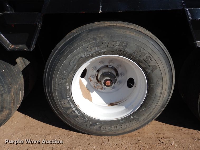 image for item GR9252 1981 Nuttall drop deck oilfield trailer