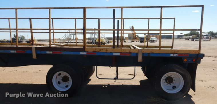 image for item GR9254 2001 Utility Trailer flatbed trailer